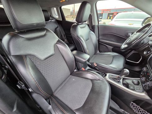 Used 2018 Jeep Compass Latitude w/ Popular Equipment Group image 19