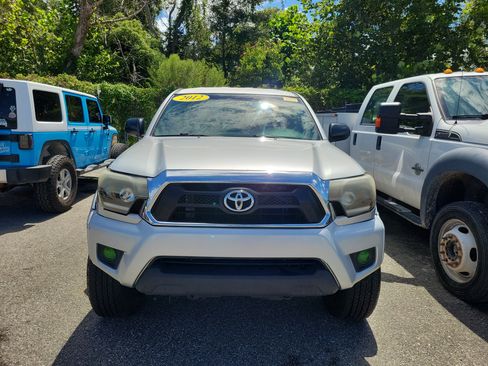 Used 2012 Toyota Tacoma PreRunner w/ SR5 Pkg RWD image 2