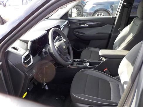 Used 2025 Chevrolet TrailBlazer LT image 7