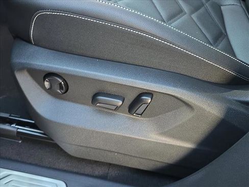 Used 2026 Volkswagen Atlas SE image 6