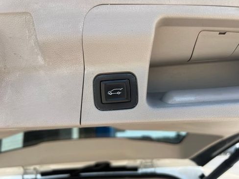 Used 2018 GMC Acadia SLT AWD/4WD image 11