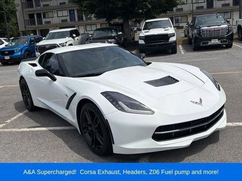 Used 2016 Chevrolet Corvette Stingray Coupe RWD image 2