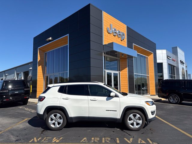 Used 2021 Jeep Compass Latitude FWD image 1