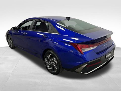Used 2025 Hyundai Elantra SEL image 9