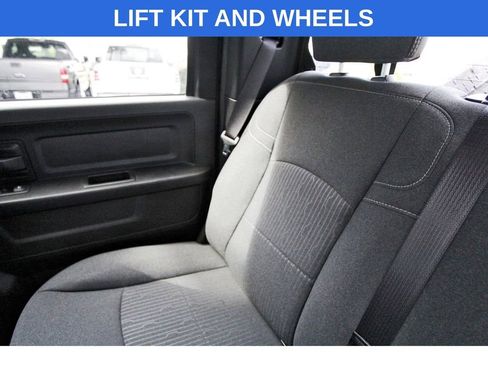 Used 2024 RAM 2500 Tradesman w/ Chrome Appearance Group AWD/4WD image 11