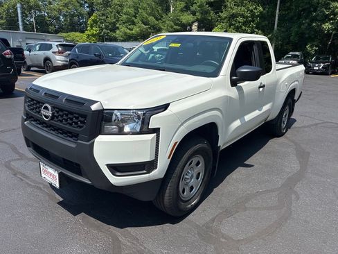 Certified 2025 Nissan Frontier S AWD/4WD image 3