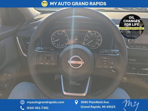 Used 2023 Nissan Rogue SV AWD/4WD image 14