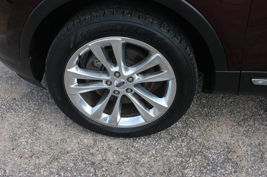 Used 2018 Ford Explorer XLT w/ Equipment Group 202A AWD/4WD image 60