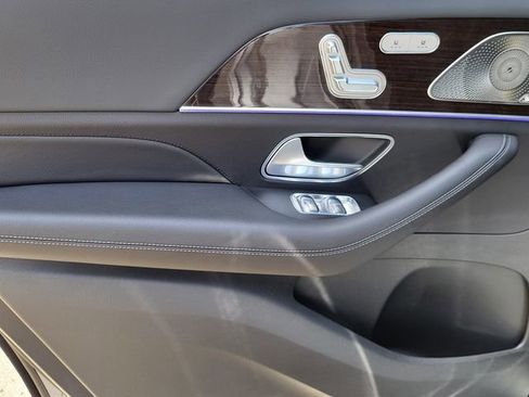 New 2025 Mercedes-Benz GLS 580 4MATIC image 36