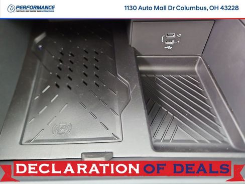 New 2026 Chrysler Pacifica Pinnacle w/ Trailer Tow Group FWD image 30