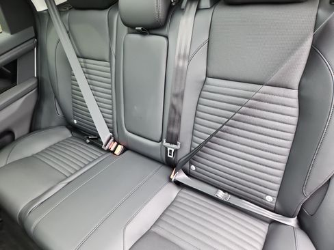 Used 2025 Land Rover Discovery Sport S image 25