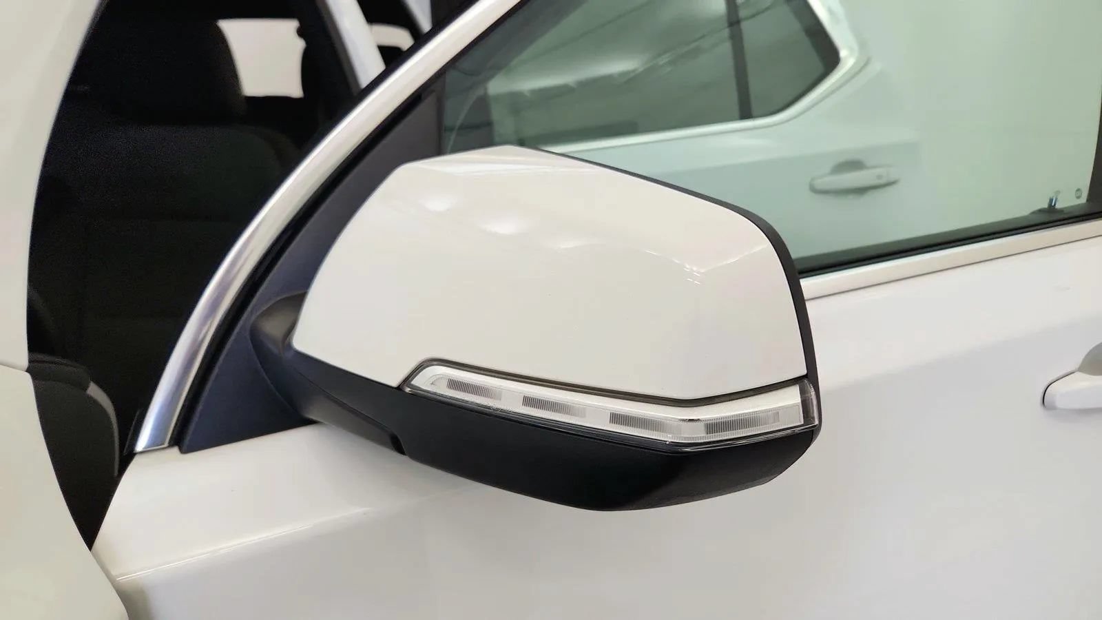 Used 2023 Chevrolet Traverse LT FWD image 39