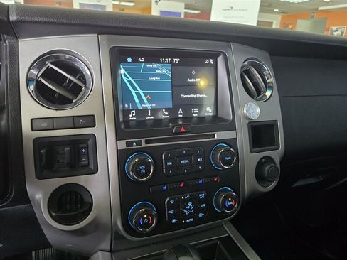 Used 2017 Ford Expedition XLT w/ Equipment Group 202A RWD image 30