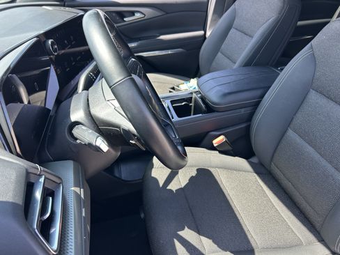Used 2024 Chevrolet Traverse LS AWD/4WD image 15