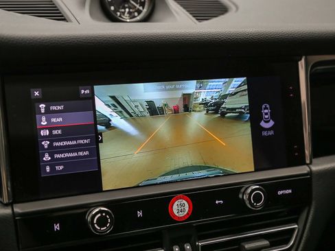 Certified 2025 Porsche Macan S AWD/4WD image 29