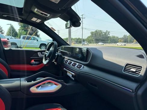 New 2026 Mercedes-Benz GLE 63 AMG S image 35