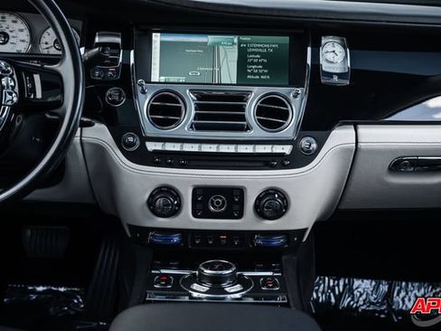 Used 2014 Rolls-Royce Ghost RWD image 16