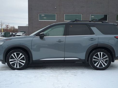 Used 2022 Nissan Pathfinder Platinum w/ Cargo Package image 2