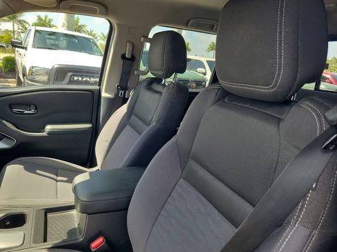 Used 2022 Nissan Frontier SV RWD image 16