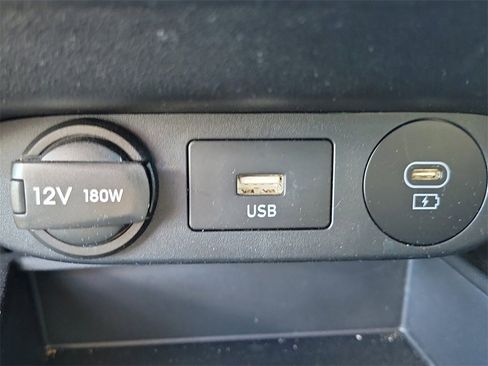 Used 2024 Hyundai Elantra SEL image 27