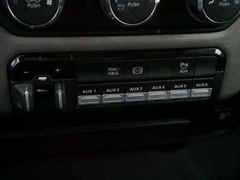 Used 2024 RAM 3500 Tradesman w/ Chrome Appearance Group image 29