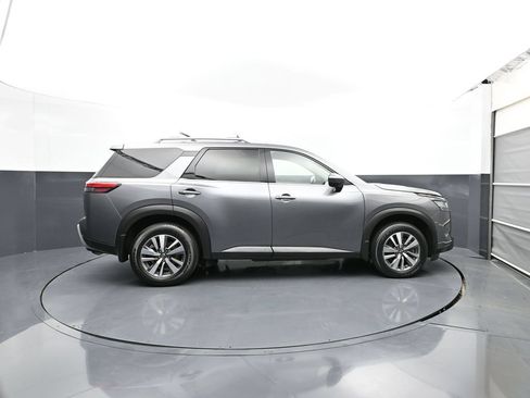 Used 2023 Nissan Pathfinder SL w/ Lighting Package (N92) AWD/4WD image 8