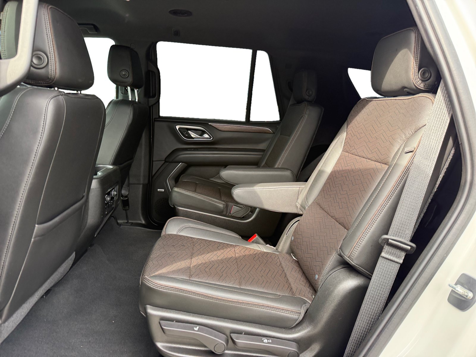 Used 2021 Chevrolet Tahoe High Country AWD/4WD image 16
