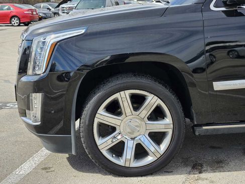 Used 2020 Cadillac Escalade Premium Luxury image 8
