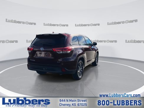 Used 2017 Toyota Highlander XLE image 8