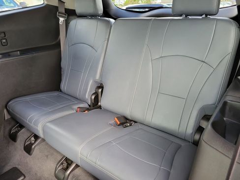 Used 2019 Buick Enclave Essence FWD image 9