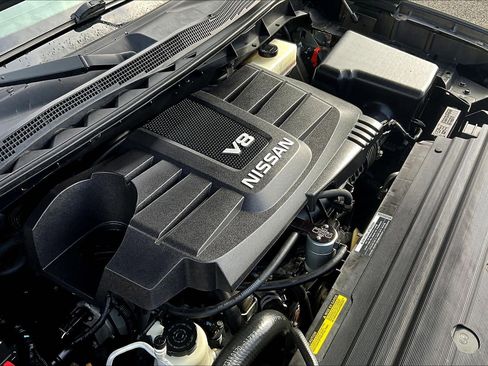Used 2020 Nissan Titan SV w/ SV Convenience Package image 35
