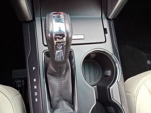 Used 2016 Ford Explorer Platinum image 17