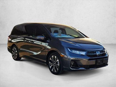Used 2026 Honda Odyssey Elite image 3