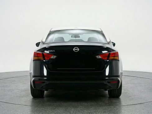 Used 2025 Nissan Altima 2.5 SV image 7