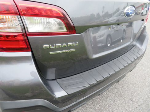 Used 2018 Subaru Outback 2.5i Premium image 5