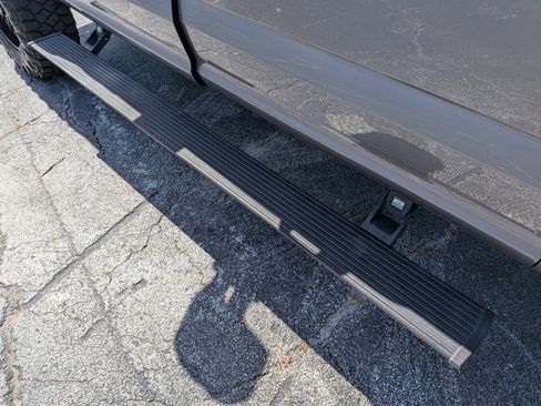Used 2022 Ford F350 Platinum w/ Tremor Off-Road Package AWD/4WD image 13