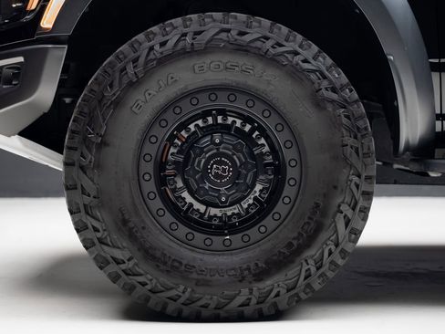 Used 2022 Ford F150 Raptor w/ Equipment Group 801A High AWD/4WD image 20