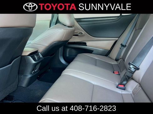 Used 2025 Lexus ES 300h w/ Premium Package FWD image 14