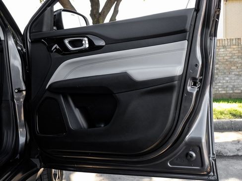 Used 2022 Jeep Compass Limited image 56