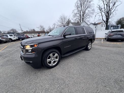 Used 2016 Chevrolet Suburban LT image 32