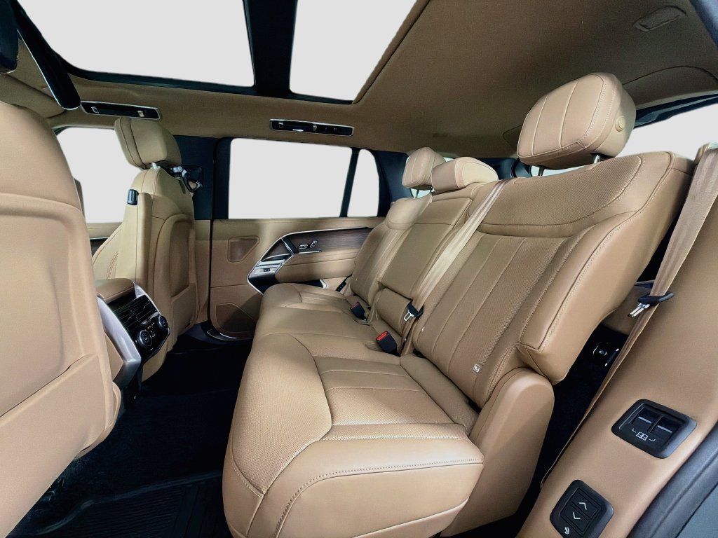 New 2026 Land Rover Range Rover Long Wheelbase SE AWD/4WD image 26