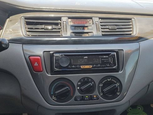 Used 2006 Mitsubishi Lancer FWD image 26