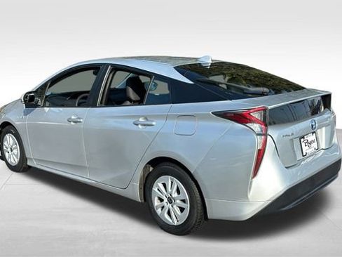 Used 2016 Toyota Prius Two image 5