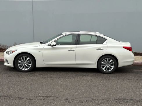 Used 2016 INFINITI Q50 3.0t Premium w/ 3.0T Premium Plus Package image 3