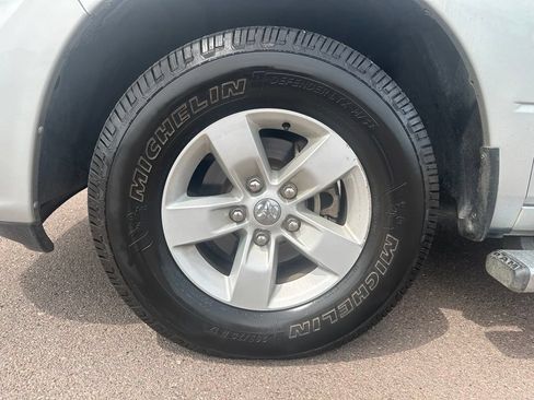 Used 2017 RAM 1500 Express RWD image 39