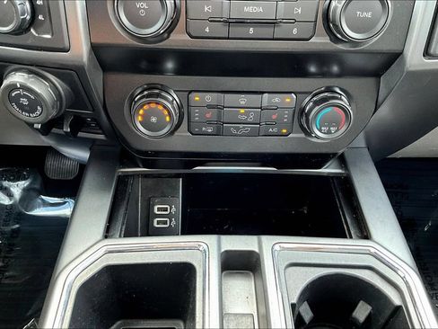Used 2020 Ford F150 XLT w/ Equipment Group 302A Luxury AWD/4WD image 18