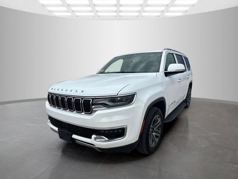 Used 2022 Jeep Wagoneer Series III AWD/4WD image 3