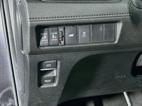 Used 2025 Honda Odyssey EX-L image 17