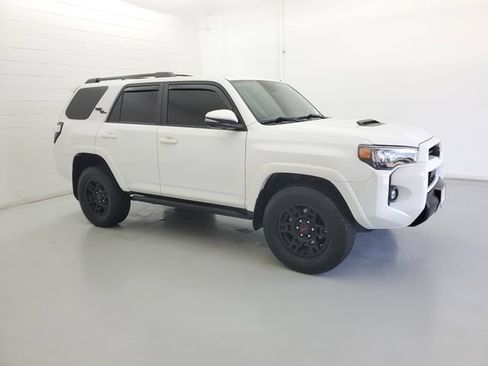 Used 2024 Toyota 4Runner TRD Off-Road Premium w/ Moonroof Package AWD/4WD image 4