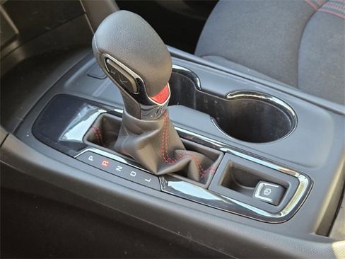 Certified 2022 Chevrolet Equinox RS w/ Infotainment Package image 35